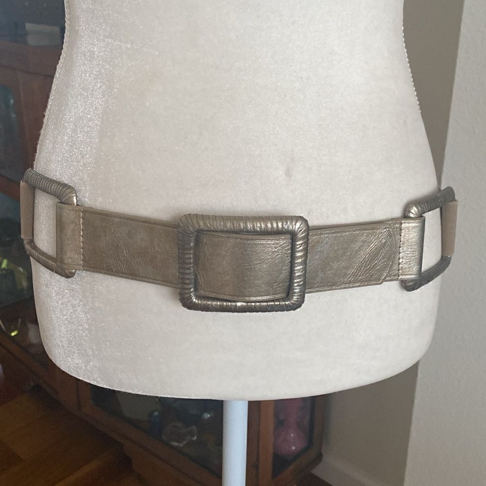 NWOT Chico’s leather/elastic belt